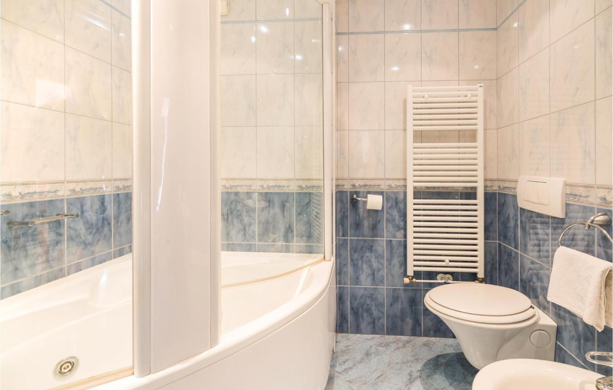 Cozy Apartment In Rijeka With Kitchen Ngoại thất bức ảnh