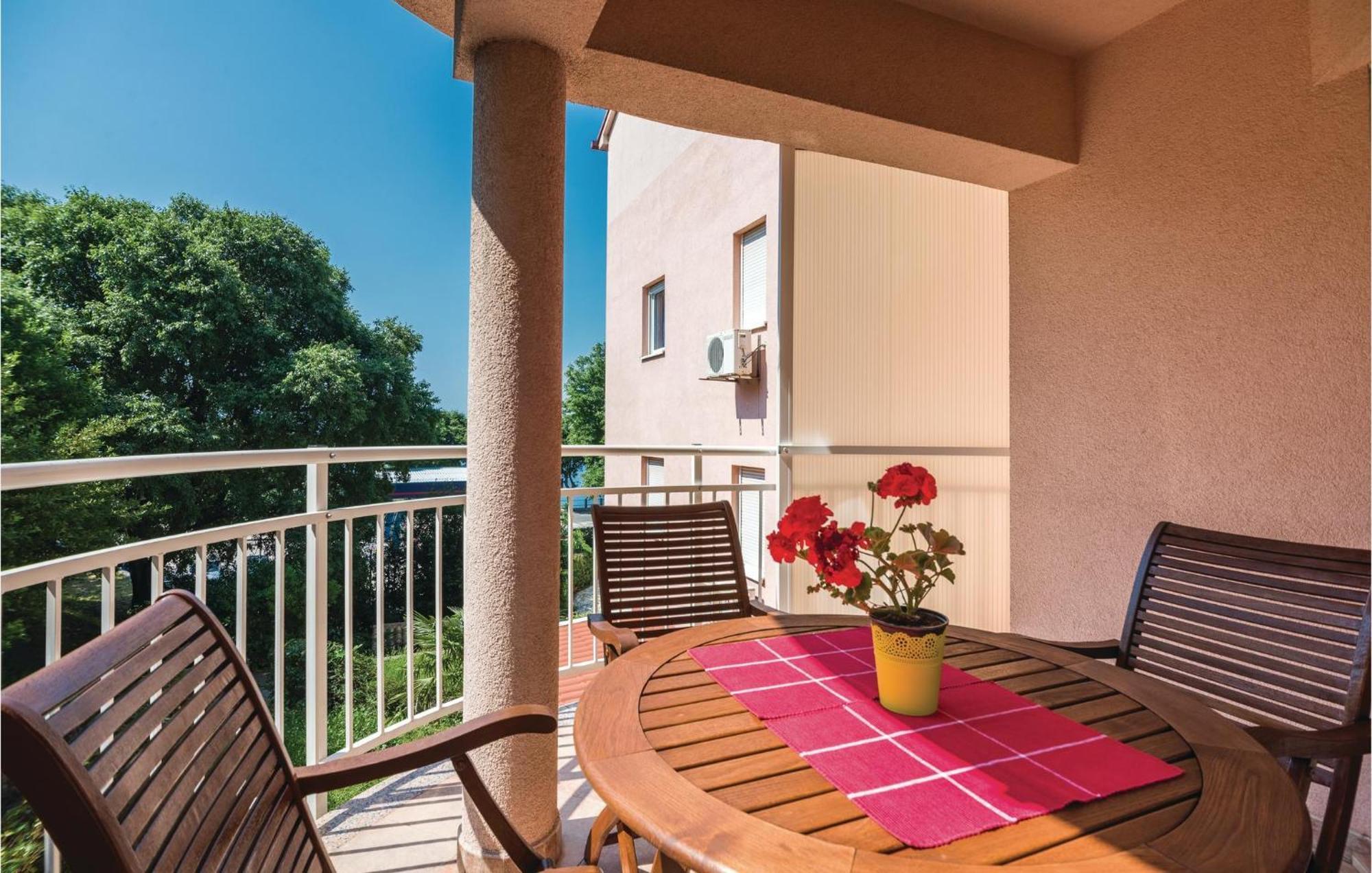 Cozy Apartment In Rijeka With Kitchen Ngoại thất bức ảnh