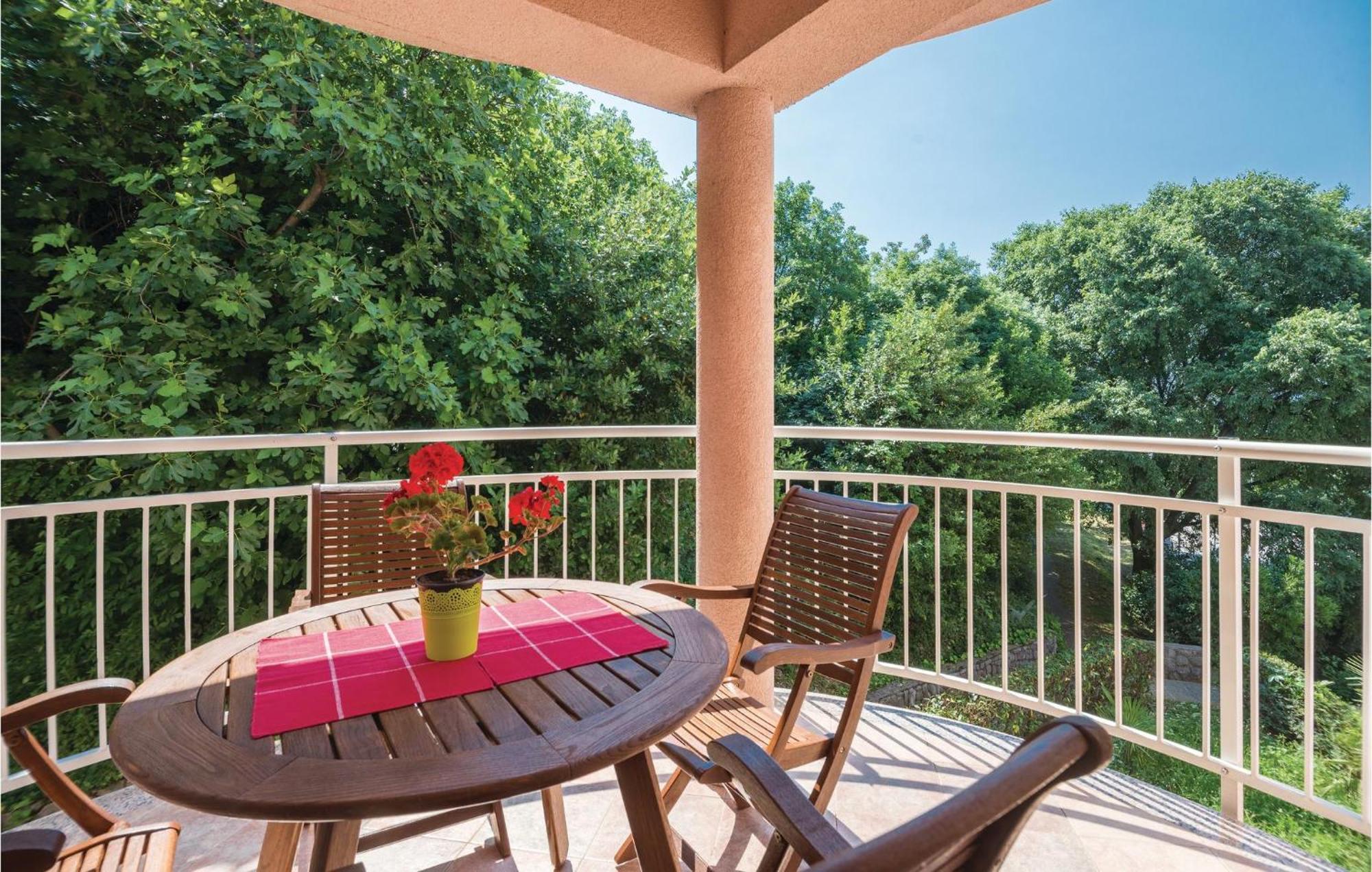Cozy Apartment In Rijeka With Kitchen Ngoại thất bức ảnh