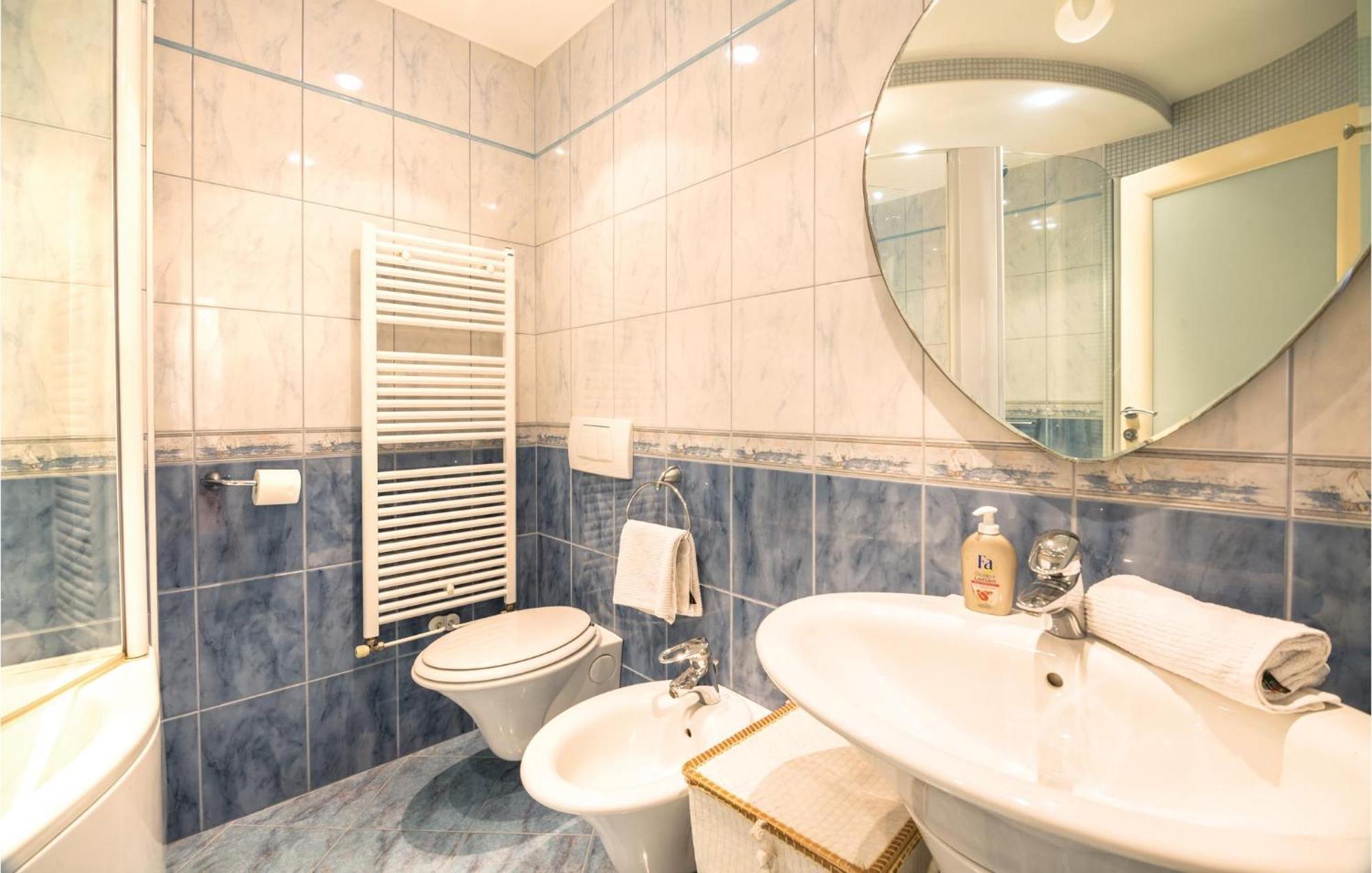 Cozy Apartment In Rijeka With Kitchen Ngoại thất bức ảnh