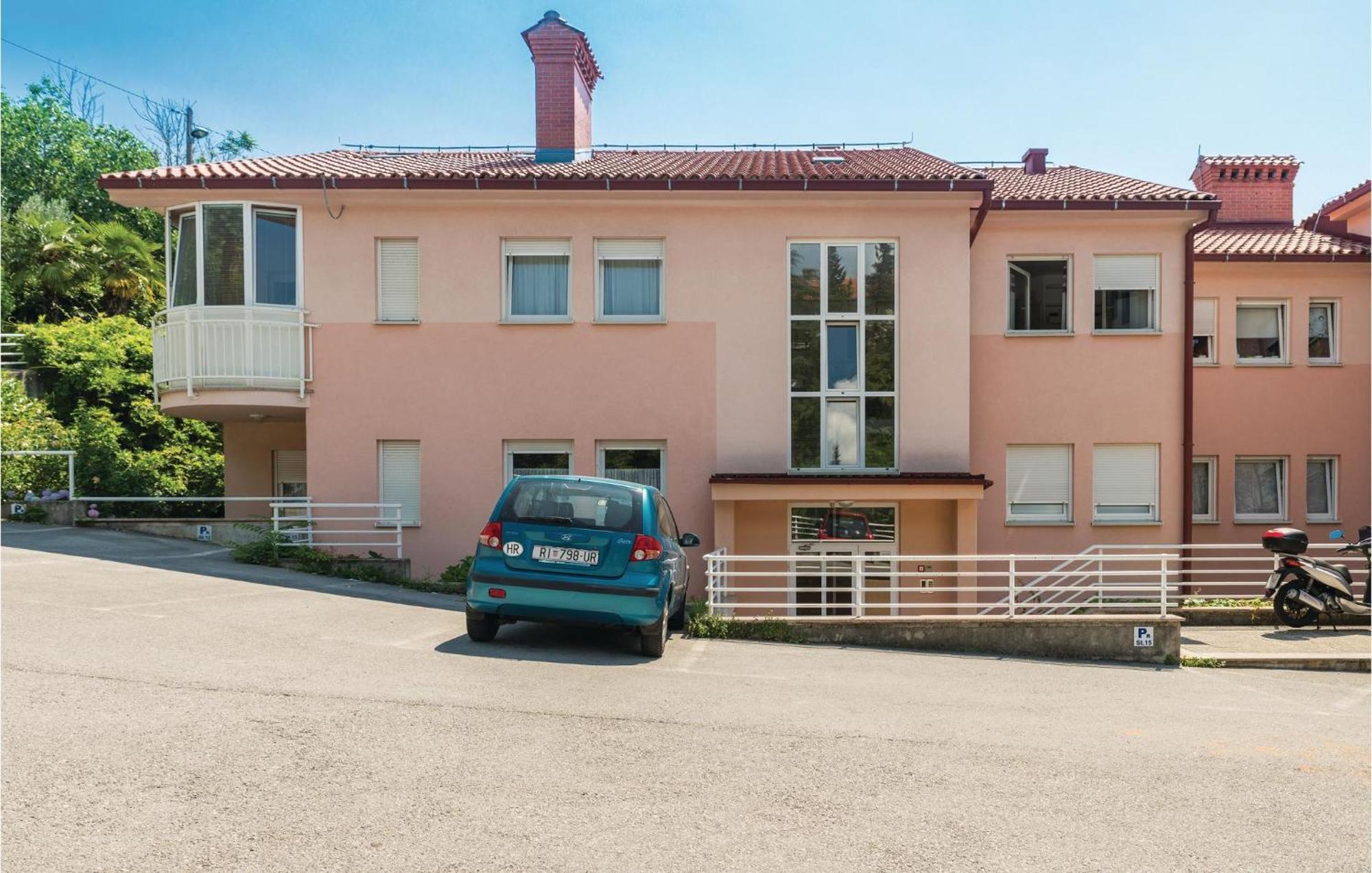 Cozy Apartment In Rijeka With Kitchen Ngoại thất bức ảnh